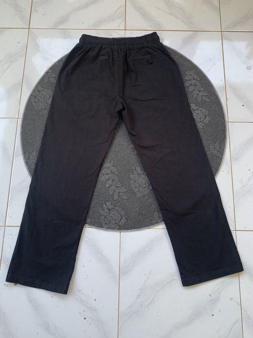 Polo Ralph Lauren Black Drawstring Pants Size M (Category: Coats, Jackets and Outerwear) located in Cebu City. Submitted by xrm12 (Listing ID 1464492161, Image 2). Description: - Brand: Polo Ralph Lauren - Color: Black - Size: M - Features: Elastic waistband with drawstring, straight leg fit - Detail: Small red pony logo on the front - Origin: Made in Vietnam - Style: Great for casual wear.