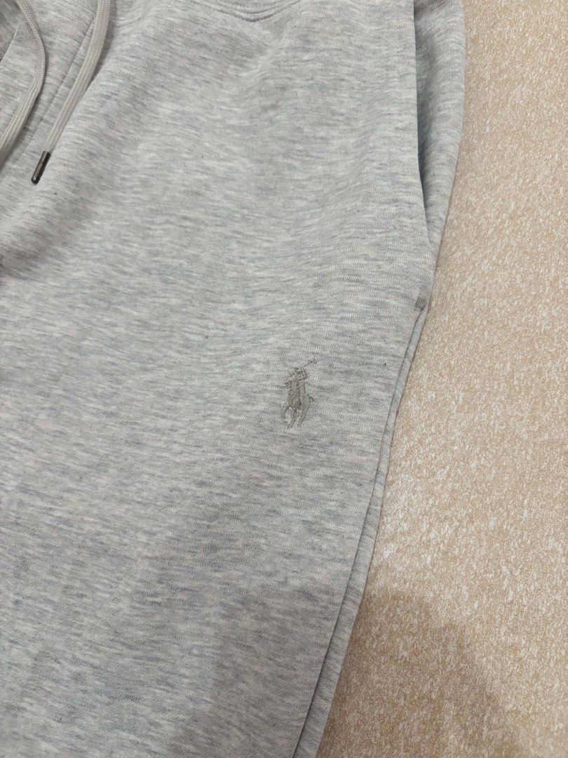 POLO RALPH LAUREN JOGGER (Category: Joggers) located in Manila. Submitted by triptothrift7 (Listing ID 1464538540, Image 3). Description: pm me for fast transaction! POLO RALPH LAUREN JOGGER size xl on tag waistline 36 x 42 length 39 minor issue check pictures sa back lang siya sa lower part excellent condition color rate 9/10 authentic legit mode of payment gcash or bank transfer location Biñan laguna.