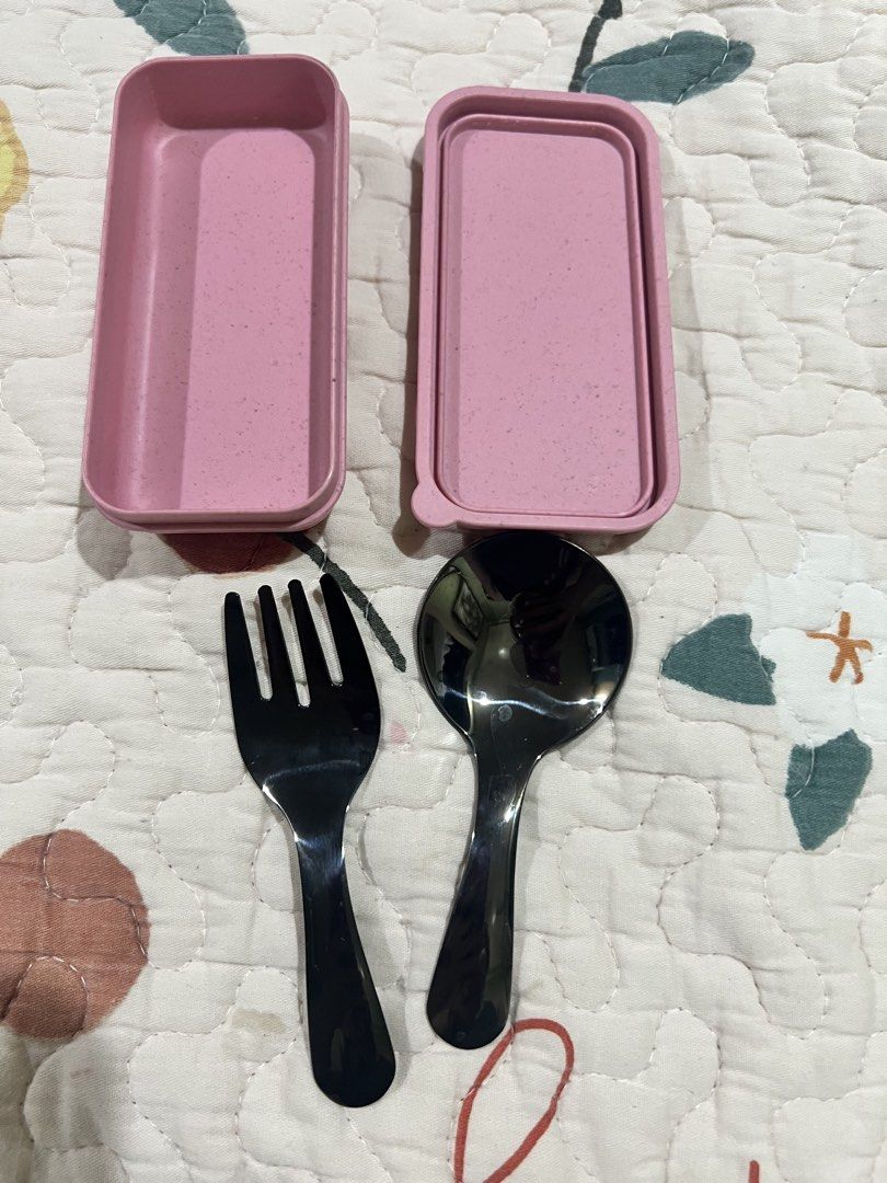 Portable spoon and fork (Category: Dinnerware & Cutlery) located in Paranaque City. Submitted by arianem031087 (Listing ID 1464500590, Image 1). Description: Never been used. Overstock.