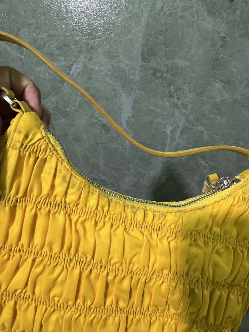 Prada (Category: Luxury Bags & Wallets) located in La Trinidad. Submitted by kodspogi (Listing ID 1464363451, Image 3). Description: Authentic Need cleaning .
