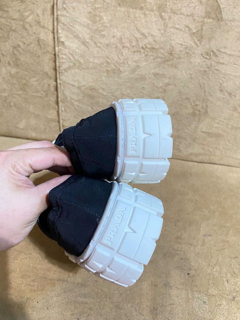 Prada (Category: Sneakers & Footwear) located in Dumaguete. Submitted by camillaolshoppe2 (Listing ID 1464398089, Image 3). Description: Frading double wheel sneakers Bago pa mga mhie Ang Ganda Size 38-39.