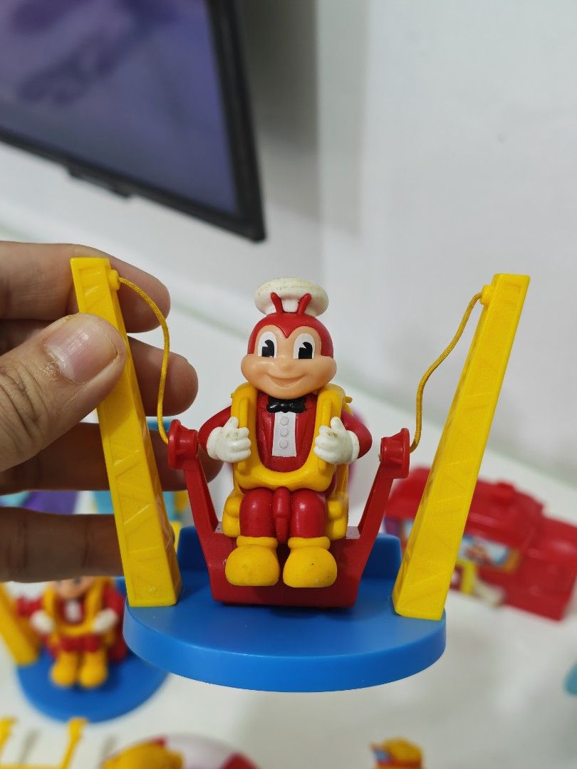 Preloved Jollibee Kiddie Meal Toys Bundle (Category: Kids Toys) located in Pasig City. Submitted by dian.juliet (Listing ID 1464418690, Image 3). Description: ▪️Preloved ▪️AS IS ▪️What you see is what you get. ▪️Colors may vary due to lightning. ▪️Flaws are barely noticeable. ▪️Feel free to message me for other details. :) 🖤 dian.