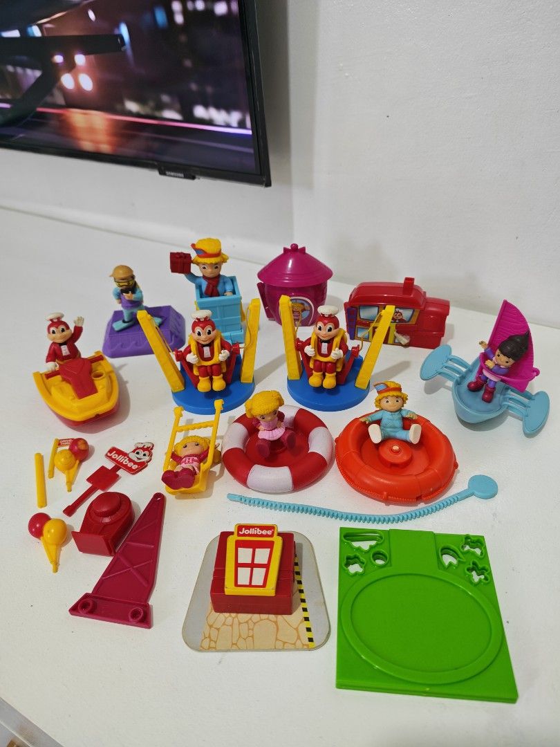 Preloved Jollibee Kiddie Meal Toys Bundle (Category: Kids Toys) located in Pasig City. Submitted by dian.juliet (Listing ID 1464418690, Image 1). Description: ▪️Preloved ▪️AS IS ▪️What you see is what you get. ▪️Colors may vary due to lightning. ▪️Flaws are barely noticeable. ▪️Feel free to message me for other details. :) 🖤 dian.