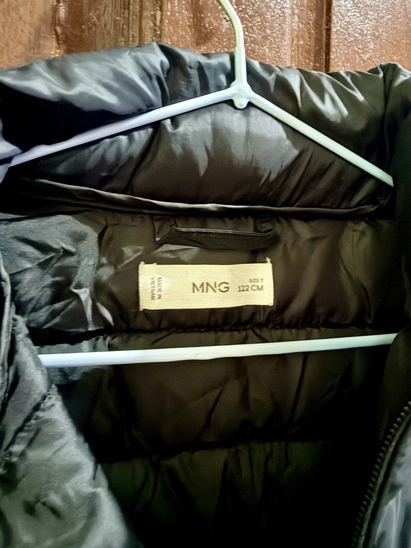 Pre-loved Mango Puffer Jacket for Boys (Category: Babies & Kids Fashion) located in Muntinlupa City. Submitted by sashaloves (Listing ID 1464423144, Image 3). Description: Pre-loved Mango Puffer Jacket for Boys Size on tag: 7 | 122cm Color: Black Zip Up | With side pockets In excellent used condition Used only once Please manage your expectations. You are considering a used item. MOP: BPI | GCash | Maribank No COD/COP. SF c/o miner..