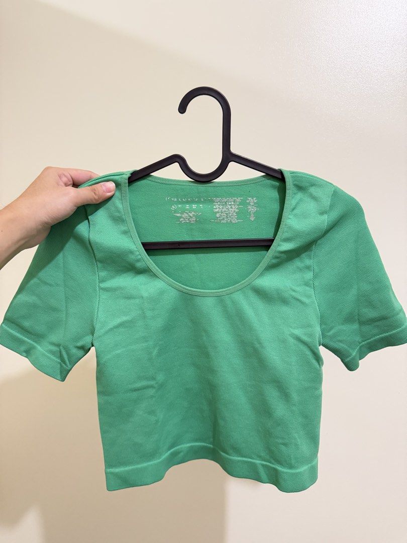 ‼️50% OFF‼️ Primark Knitted Top (Category: Blouses) located in Manila. Submitted by xmagic.shopx (Listing ID 1464407703, Image 1). Description: .