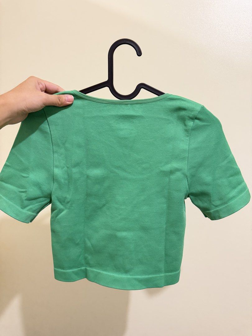 ‼️50% OFF‼️ Primark Knitted Top (Category: Blouses) located in Manila. Submitted by xmagic.shopx (Listing ID 1464407703, Image 2). Description: .