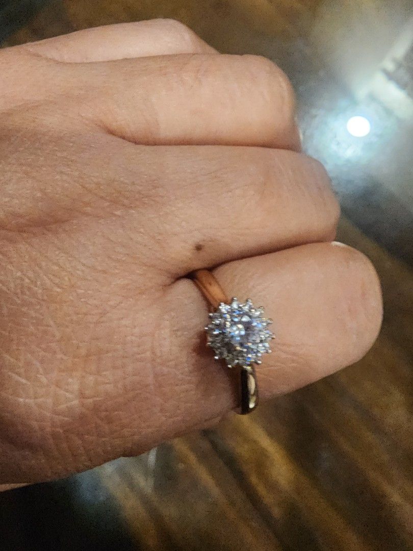 promise ring (dia design) (Category: Rings) located in Manila. Submitted by chrinathalie (Listing ID 1464555753, Image 3). Description: zircon stones material: rhodium coated in real 18k yellowgold ITEM IS NOT PAWNABLE.