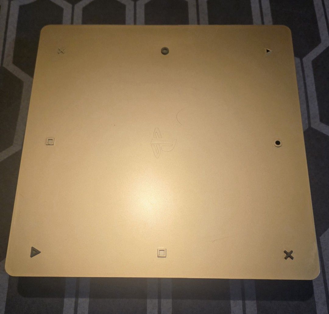 PS4 Gold 500gb Slim (Limited Edition) (Category: PlayStation) located in Manila. Submitted by b2s122952 (Listing ID 1464421913, Image 2). Description: can be turned on but cannot access system storage power peripheral Final Price.