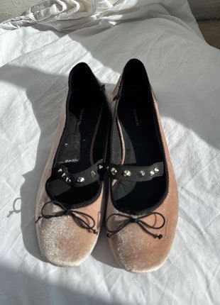 Pull & Bear Pink Velvet Studded Ballet Flats (Category: Flats & Sandals) located in Las Pinas. Submitted by drecessionista (Listing ID 1464518589, Image 1). Description: - Cute pink velvet ballet flats - Brand: Pull & Bear - Black strap with silver studs across the top - Small black bow detail on the toe - Easy slip-on style - Perfect for casual or dressy occasions.
