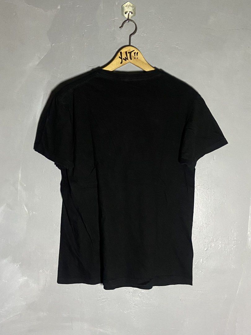 Pulp Fiction graphic t-shirt (Category: Activewear) located in Cabuyao City. Submitted by chukz_x (Listing ID 1464529777, Image 3). Description: Pulp Fiction graphic t-shirt Size : Medium Dimes : 20W 26L Condition : Excellent Issue : none Price : 400 📍READY TO WEAR 📍Cabuyao Laguna.