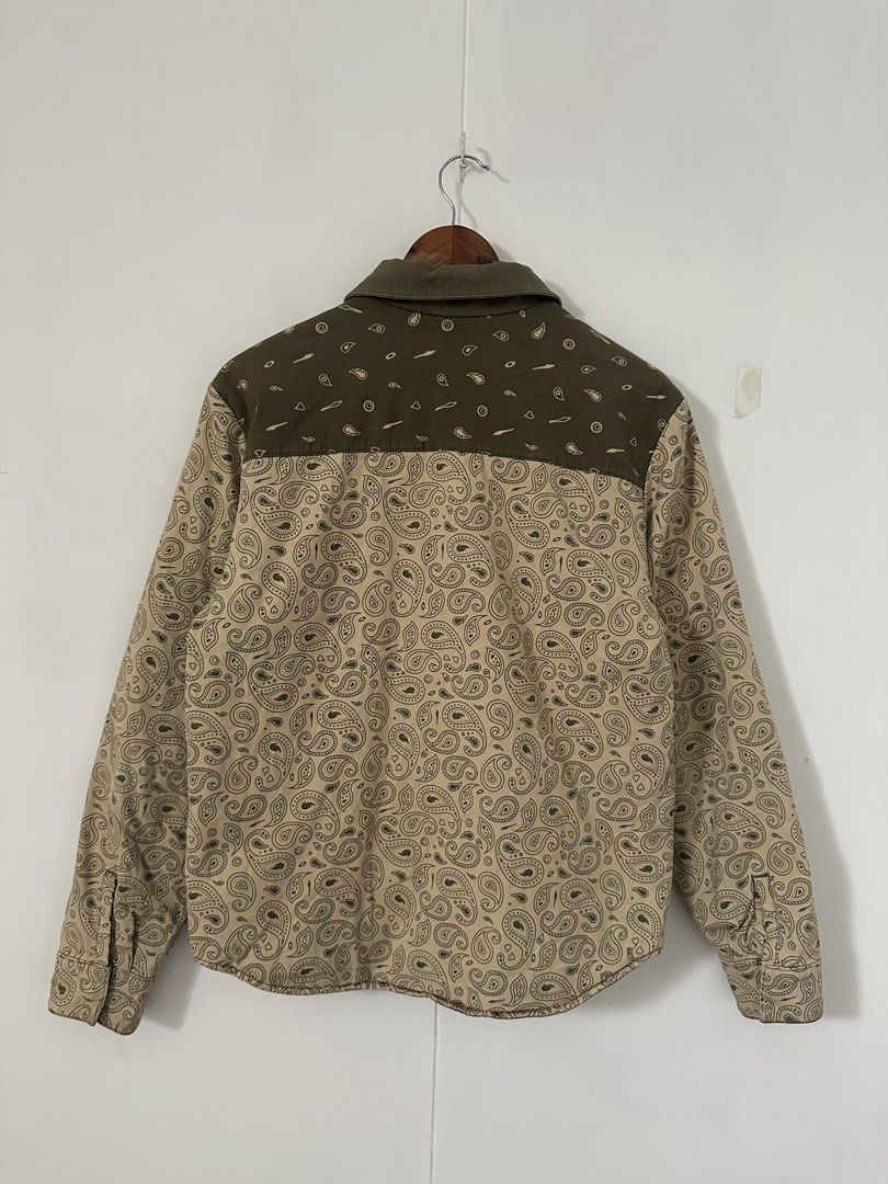 Puma Bandana Reversible Jacket (Category: Coats, Jackets and Outerwear) located in Las Pinas. Submitted by archimedes.joaquin (Listing ID 1464394697, Image 3). Description: Excellent condition - 9.5/10 color rate - sz S on tag fits Medium 20” width 26” length - no issue Authentic.