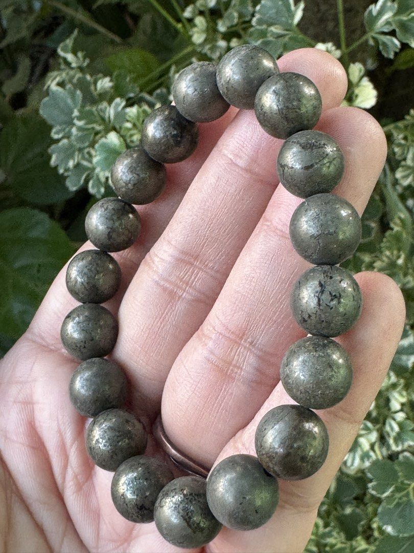 PYRITE BRACELET 🍉 B1_JC029 (Category: Bracelets) located in Bulacan. Submitted by selling_low_by_bella_ben (Listing ID 1464362695, Image 3). Description: PYRITE 🍉 B1_JC029 🏷️ 190 10+ mm beads 16 cm wrists.