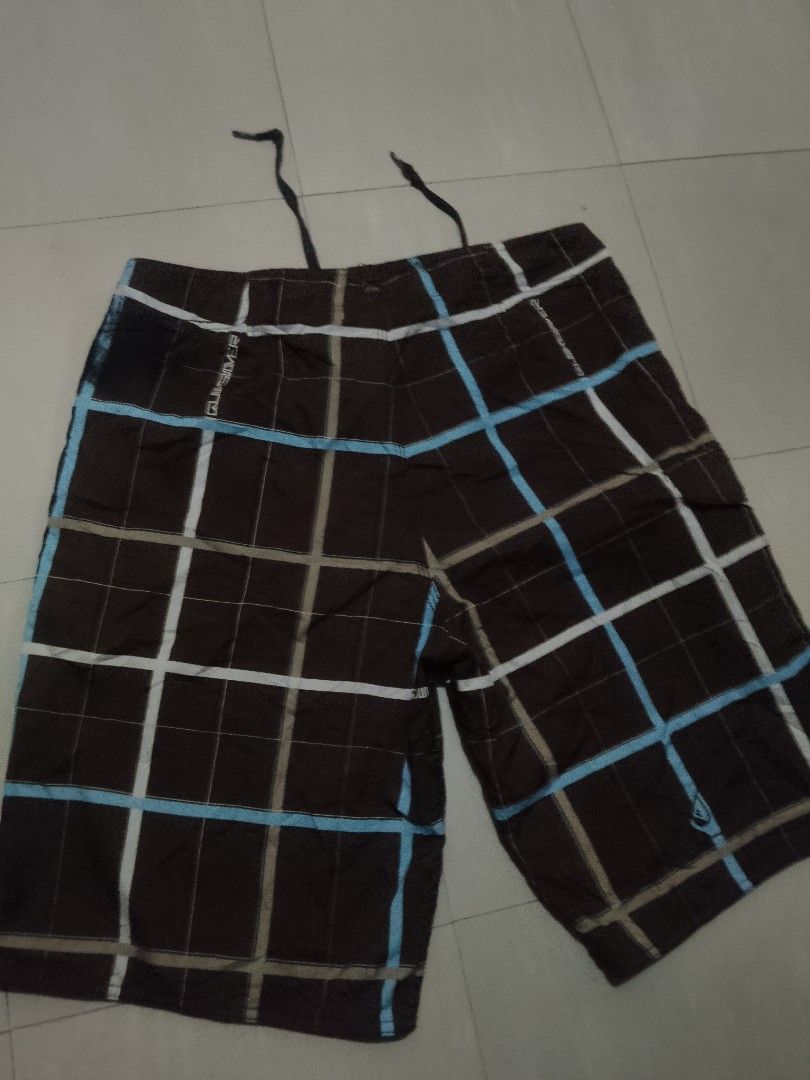 Quicksilver board shorts (Category: Swim Trunks & Board Shorts) located in Oas. Submitted by yortzzz (Listing ID 1464524089, Image 1). Description: no issues mga bow, need wash lang.