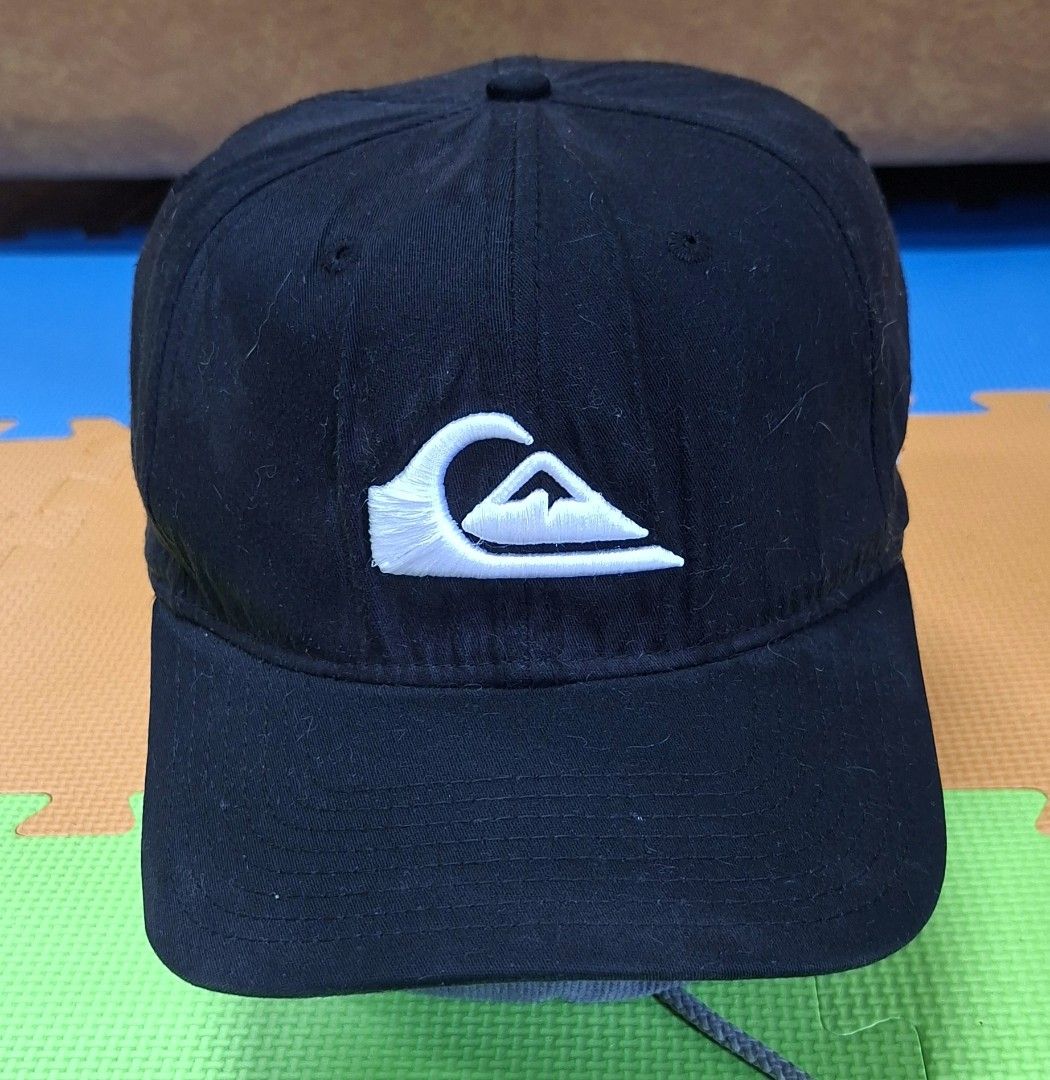 Quiksilver x New Era 39THIRTY Cap (Category: Caps & Hats) located in Manila. Submitted by declutrredgoods (Listing ID 1464390206, Image 1). Description: - Brand: Quiksilver - Model: New Era 39THIRTY - Color: Black - Size: Small-Medium (S-M) - Features: Quiksilver logo on front, New Era logo on side - Condition: New - Ideal for: Everyday wear.