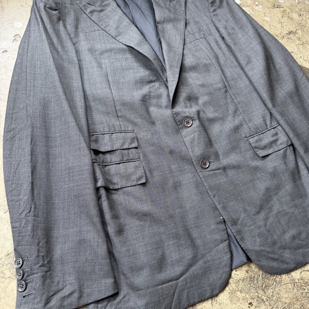 Ralph Lauren Purple Label - Notch Lapel 2B Jacket (Category: Coats, Jackets and Outerwear) located in Cavite. Submitted by 4118.ph (Listing ID 1464385471, Image 3). Description: Size 42R / Large 9/10 condition, minor pinhole Width 21.5” Length 31.5”.