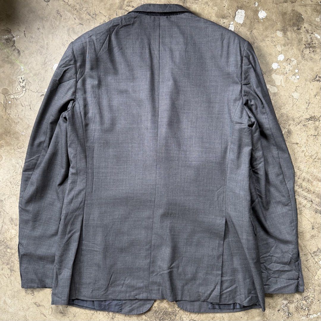 Ralph Lauren Purple Label - Notch Lapel 2B Jacket (Category: Coats, Jackets and Outerwear) located in Cavite. Submitted by 4118.ph (Listing ID 1464385471, Image 2). Description: Size 42R / Large 9/10 condition, minor pinhole Width 21.5” Length 31.5”.