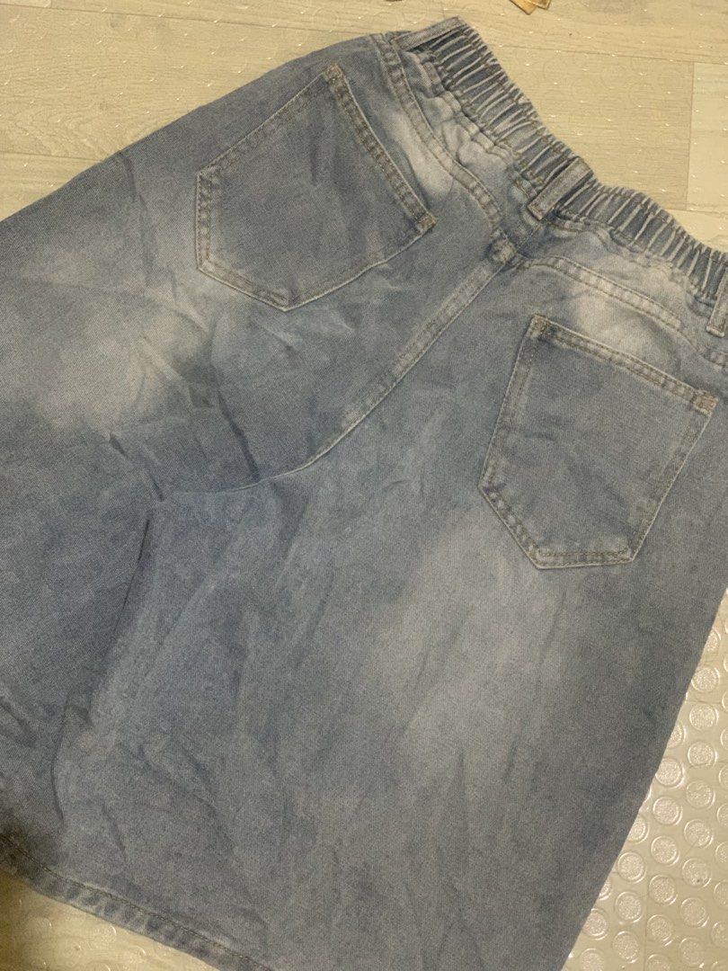 RANDOM JORTS (Category: Jeans) located in Davao. Submitted by meta_thrift (Listing ID 1464496035, Image 3). Description: RANDOM JORTS Waist: 28-32 Length: 23 Thigh: 12.5 Leg hole: 13.5 Excellent Condition No issue .