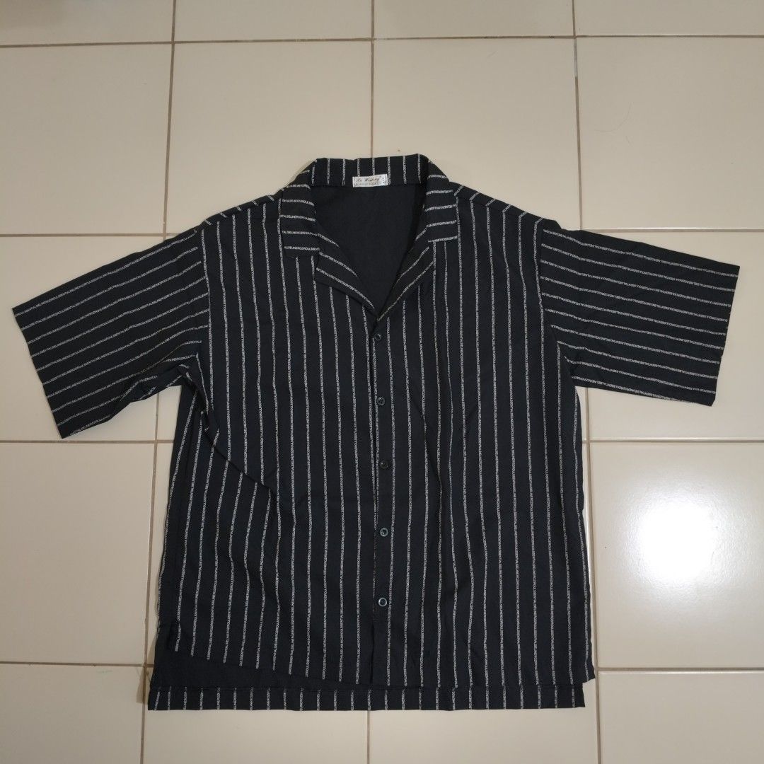 RANDOM SCRIPT OPEN COLLAR POLO (Category: Tshirts & Polo Shirts ) located in Manila. Submitted by friperie. (Listing ID 1464385871, Image 1). Description: Disclaimer: Product Color May Slightly Vary Due to Photographic Lighting Sources or Your Monitor Settings Dm for other pictures or details..