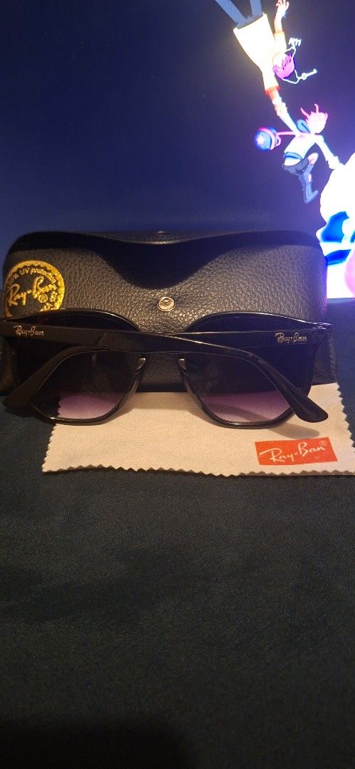 Ray-Ban Sunglasses with Case and Cleaning Cloth (Category: Sunglasses & Eyewear) located in Caloocan City. Submitted by astr0jam (Listing ID 1464530759, Image 2). Description: - Ban Sunglasses - Model: RB 4306F 601/9A 54-19 145 - Includes original case - Comes with cleaning cloth - Stylish and practical for everyday wear NEGOTIABLE bought From Japan !!Buyers Shoulder Shipping Fee!!.