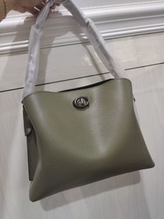 (Category: ) located in . Submitted by authentic_coach_mk_bag_murah (Listing ID 1464384130, Image 1). Description: .