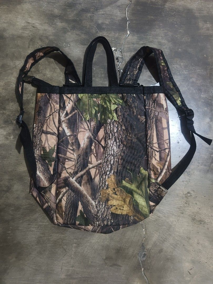 Realtree Backpack (Category: Backpacks) located in Koronadal. Submitted by zxckeeeny_ (Listing ID 1464486163, Image 3). Description: Realtree backpack ‎W: 16.5 ‎L: 18 ‎excellent ‎9.5/10 ‎issue: scratch hindi tagos sa loob two compartment sa loob.