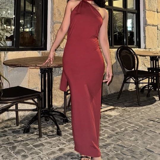 RED ELEGANT DRESS (Category: Dresses) located in Manila. Submitted by lily0528 (Listing ID 1464544007, Image 1). Description: .