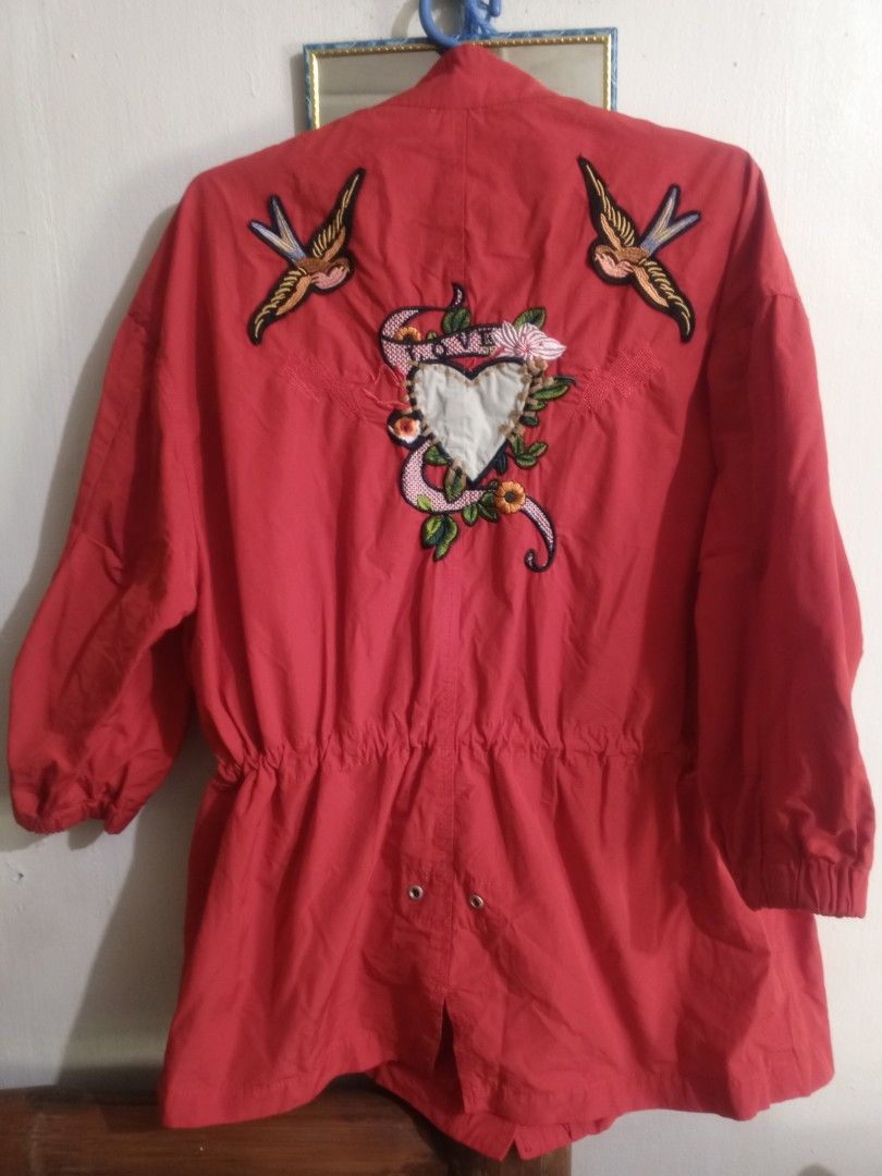 Red Parka Jacket (Free Shipping) (Category: Coats, Jackets and Outerwear) located in Mabalacat. Submitted by alengmaliit (Listing ID 1464392396, Image 2). Description: Can fit M- XL women Issue: Yung isang snap button is not working pero all in all goods po ang item..