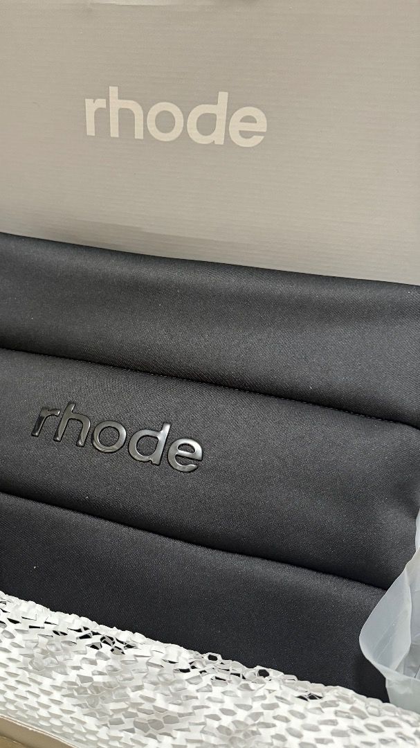 Rhode Bubble Bag - Black (Category: Exercise Mats) located in Manila. Submitted by kleove (Listing ID 1464372016, Image 1). Description: Authentic Rhode Bubble Bag — Black ₱4,000 - Authentic - Used only for Pilates/Lagree classes - Can fit a laptop, iPad, and all your essentials - In good condition Reason for selling: Too big for me 🥹.