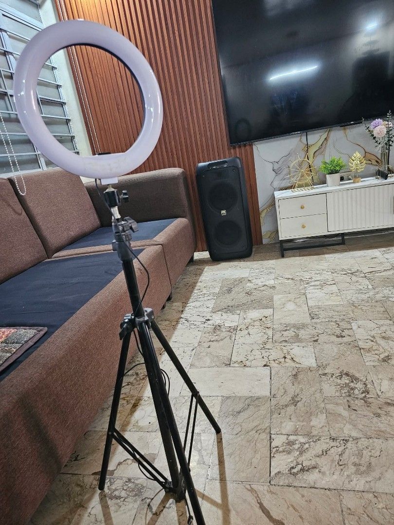 Ring Light with Tripod (Category: Lighting & Studio Equipment) located in Manila. Submitted by ali_suson (Listing ID 1464438396, Image 1). Description: - Ring light with tripod stand - Perfect for content creation & photography - Portable speaker included - Ideal for parties & outdoor gatherings - Both items in good working condition - Feel free to ask any questions!.