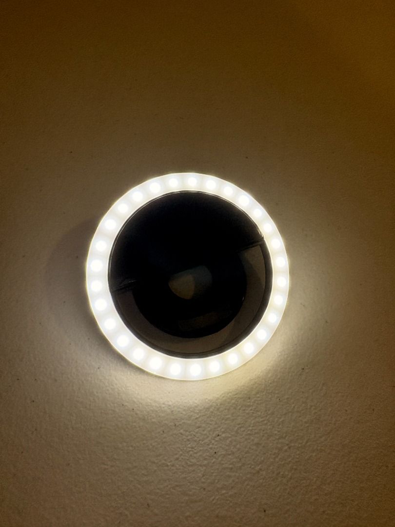 Ringlight for phones (Category: Other Accessories) located in Quezon City. Submitted by seanshobbycorner (Listing ID 1464470346, Image 3). Description: decluttering used in one video before it has 3 settings for brightness free wire included 💵 GCASH, Maribank 📍 P Florentino, Quezon City 📦 Jnt, Lalamove, Grab shouldered by buyer.