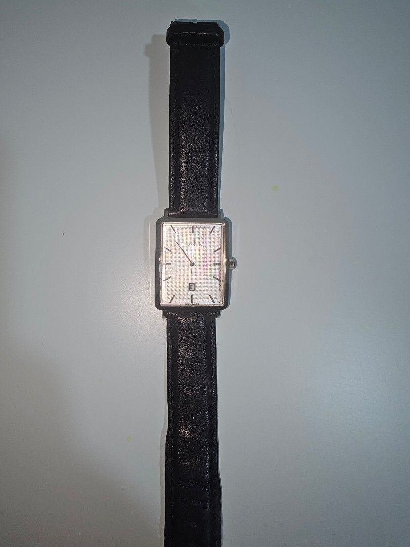 Romanson Quartz Dress Watch (Category: Luxury Watches) located in Antipolo. Submitted by hazyhaze21 (Listing ID 1464483622, Image 3). Description: Romanson DL5163NM quartz dress watch. The caseback clearly shows the model number DL5163NM, stainless-steel case, Swiss quartz, and WR 3 ATM (30 m)..