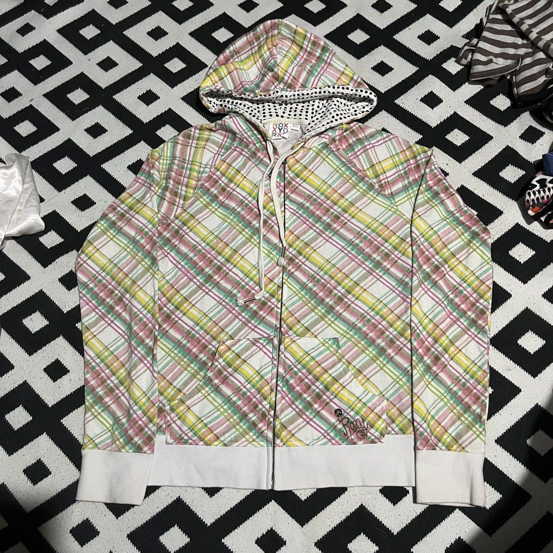 roxy jacket (Category: Coats, Jackets and Outerwear) located in Manila. Submitted by seven.stitch (Listing ID 1464410314, Image 1). Description: .