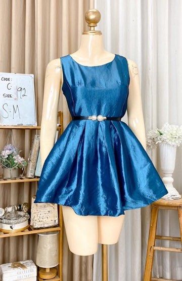 Royal blue dress (Category: Dresses) located in Manila. Submitted by tininernn (Listing ID 1464401545, Image 1). Description: .