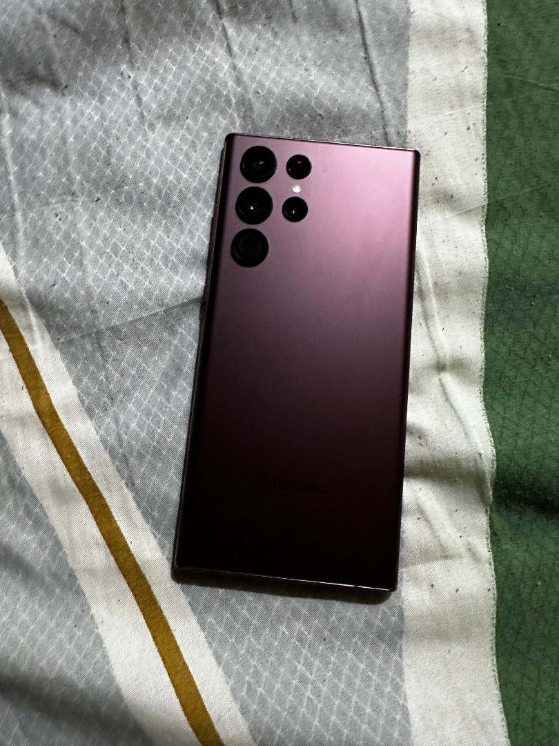 S22 Ultra 256GB (Category: Samsung) located in San Pedro. Submitted by jmmartinada (Listing ID 1464497685, Image 3). Description: S22 Ultra 256GB Color: Burgundy Inclusions: - Original box - Original S-pen - Charging cable - All of the phone cases - no dents - no scratches - no issues.