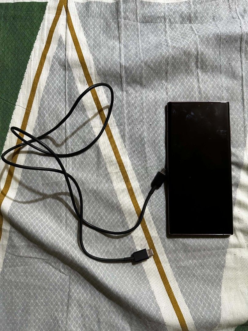 S22 Ultra 256GB (Category: Samsung) located in San Pedro. Submitted by jmmartinada (Listing ID 1464497685, Image 1). Description: S22 Ultra 256GB Color: Burgundy Inclusions: - Original box - Original S-pen - Charging cable - All of the phone cases - no dents - no scratches - no issues.