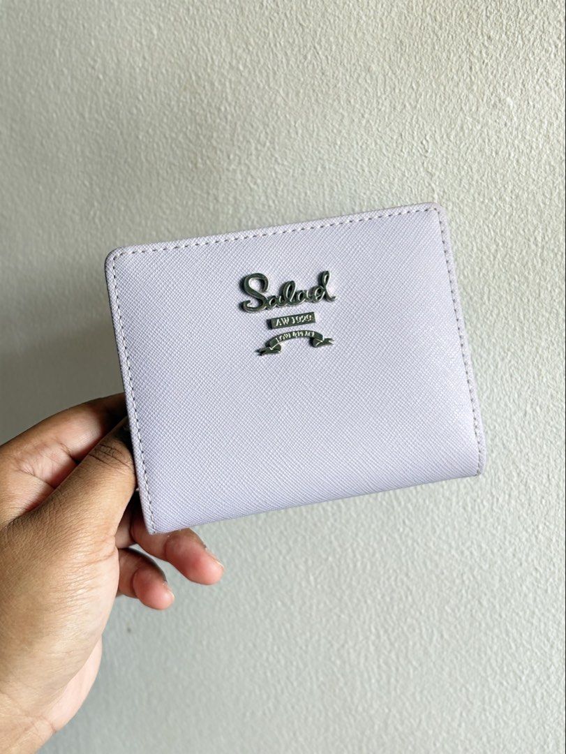 Salad Bifold Wallet (Category: Wallets & Card holders) located in Quezon City. Submitted by wonderp1e (Listing ID 1464388235, Image 1). Description: Can fit 4-5 wallets .