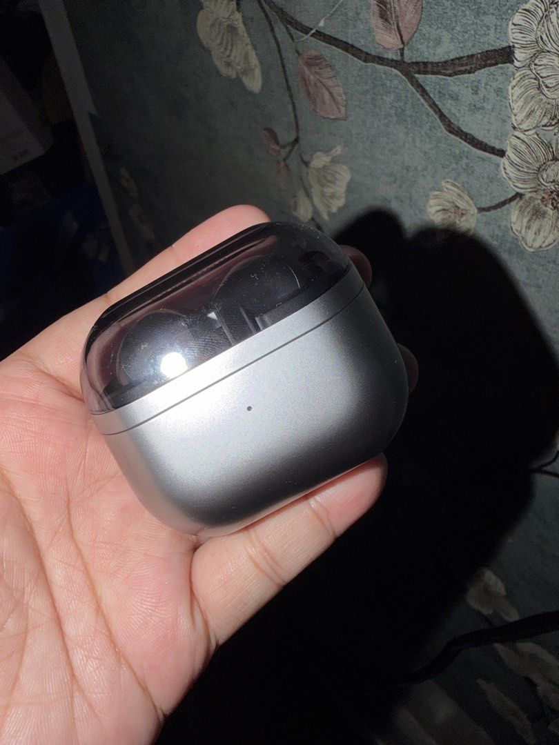 Samsung Galaxy Buds 3 Wireless Earbuds (Category: Earphones) located in Pasig City. Submitted by loveanca (Listing ID 1464433095, Image 2). Description: Selling bc this is my spare one. Opened only for testing. Can do meet up around bgc. For delivery, loc is pasig.