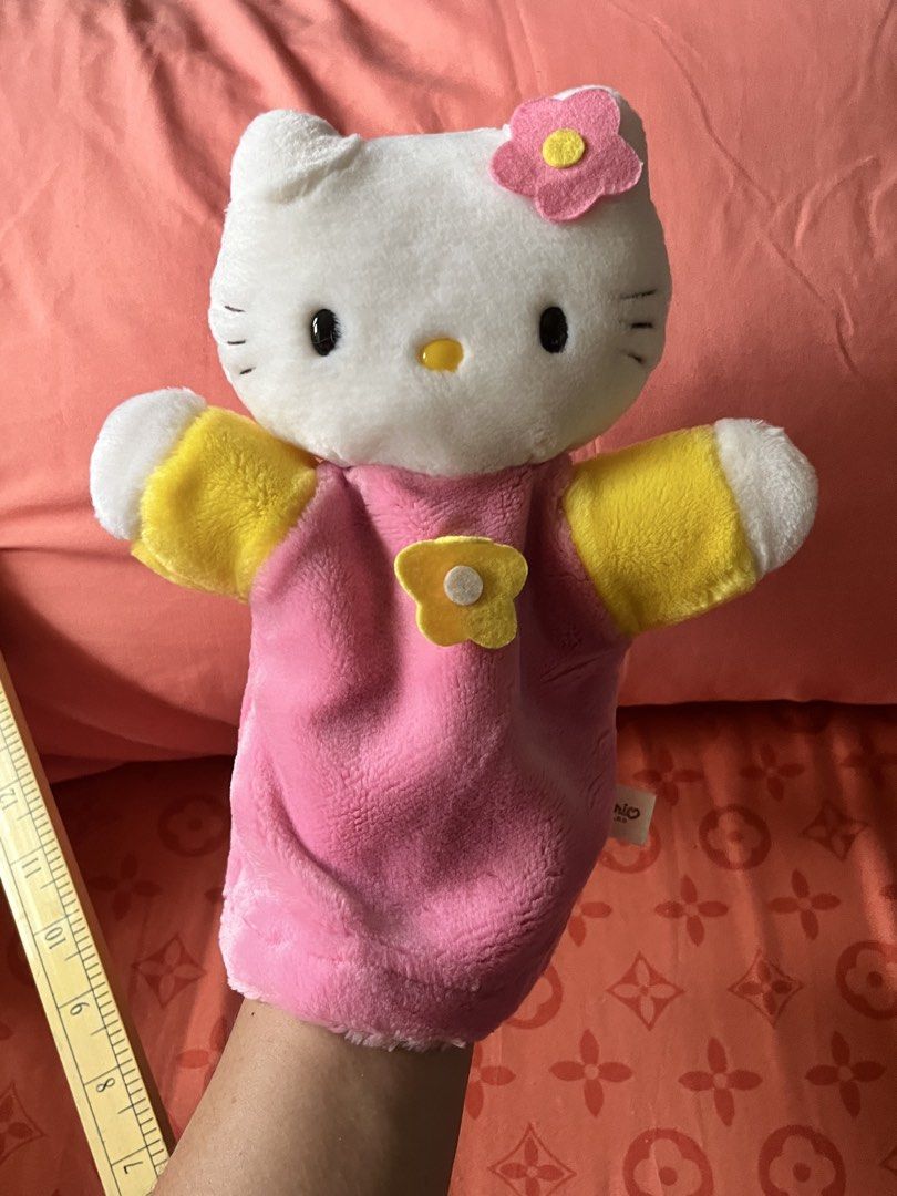 Sanrio 1999 hello kitty hand puppet (Category: Plushies & Soft Toys) located in Paranaque City. Submitted by bonsaiart (Listing ID 1464440429, Image 1). Description: Pre owned Good condition 1000+sf Payment via gcash or paymaya Shipping via j&t No to cod / cop/ meetup.