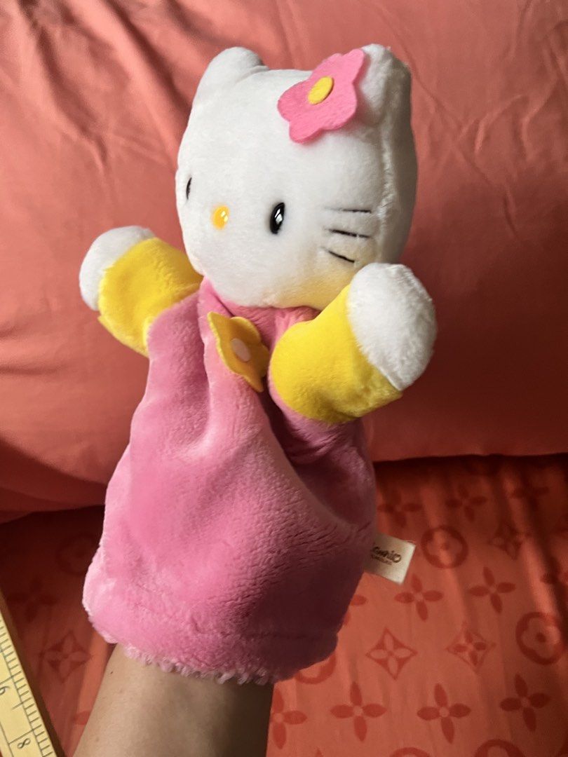 Sanrio 1999 hello kitty hand puppet (Category: Plushies & Soft Toys) located in Paranaque City. Submitted by bonsaiart (Listing ID 1464440429, Image 3). Description: Pre owned Good condition 1000+sf Payment via gcash or paymaya Shipping via j&t No to cod / cop/ meetup.