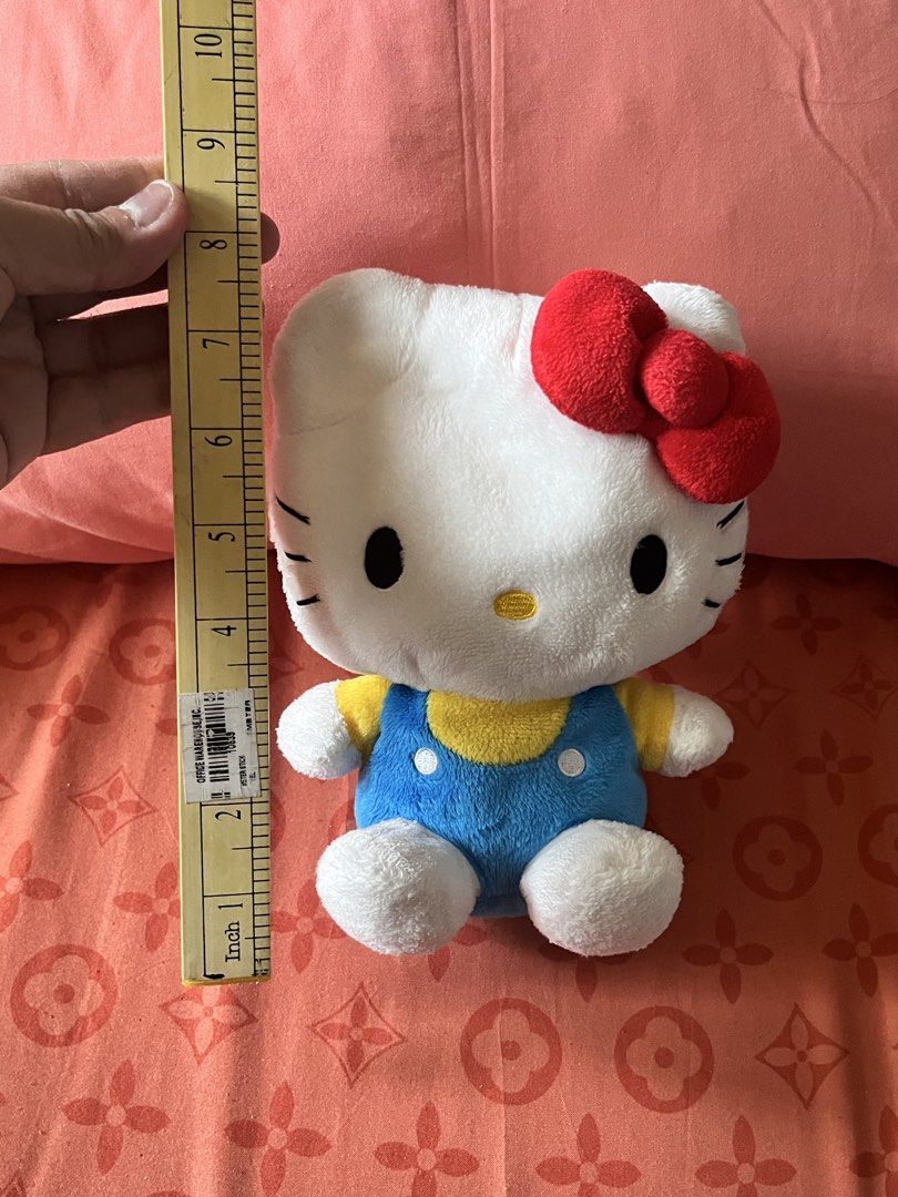 Sanrio 2016 hello kitty classic plush (Category: Plushies & Soft Toys) located in Paranaque City. Submitted by bonsaiart (Listing ID 1464454286, Image 1). Description: Pre owned Good condition 750+sf Payment via GCASH or paymaya Shipping via j&t No to cod / cop / meetup.