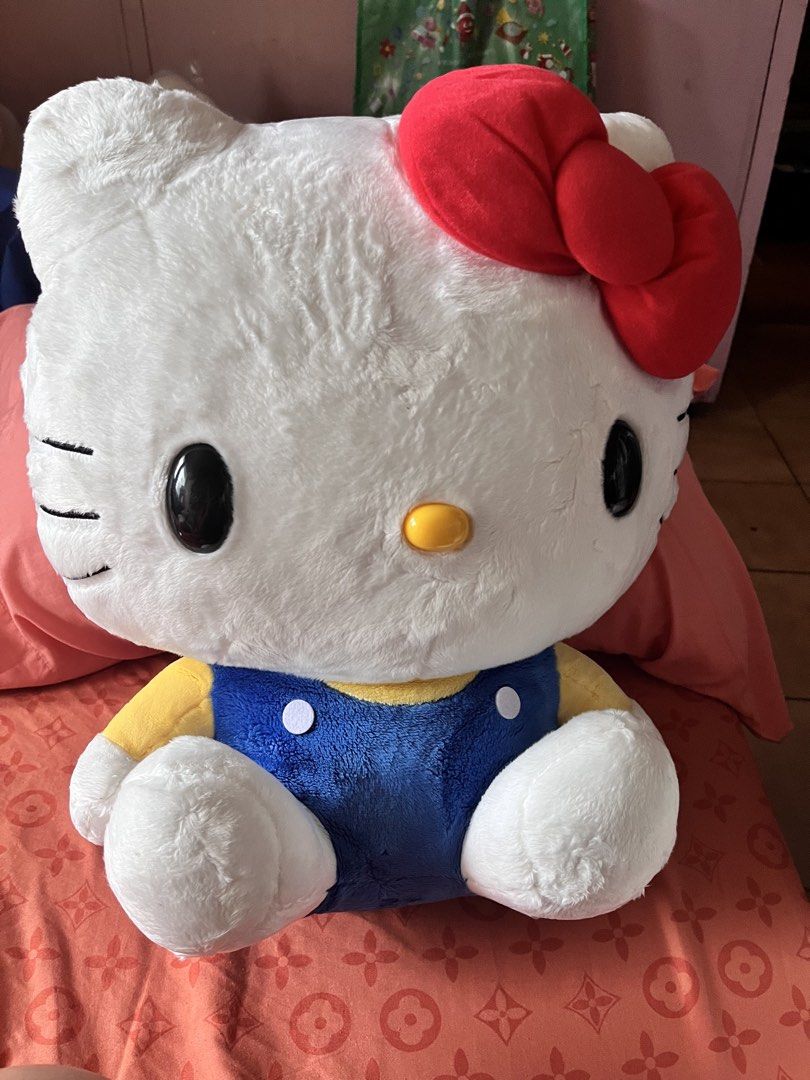 Sanrio 2019 hello kitty jumper classic plush (Category: Plushies & Soft Toys) located in Paranaque City. Submitted by bonsaiart (Listing ID 1464455293, Image 1). Description: Brand new 3750+sf Payment via GCASH or paymaya Shipping via j&t No to cod / cop / meetup.