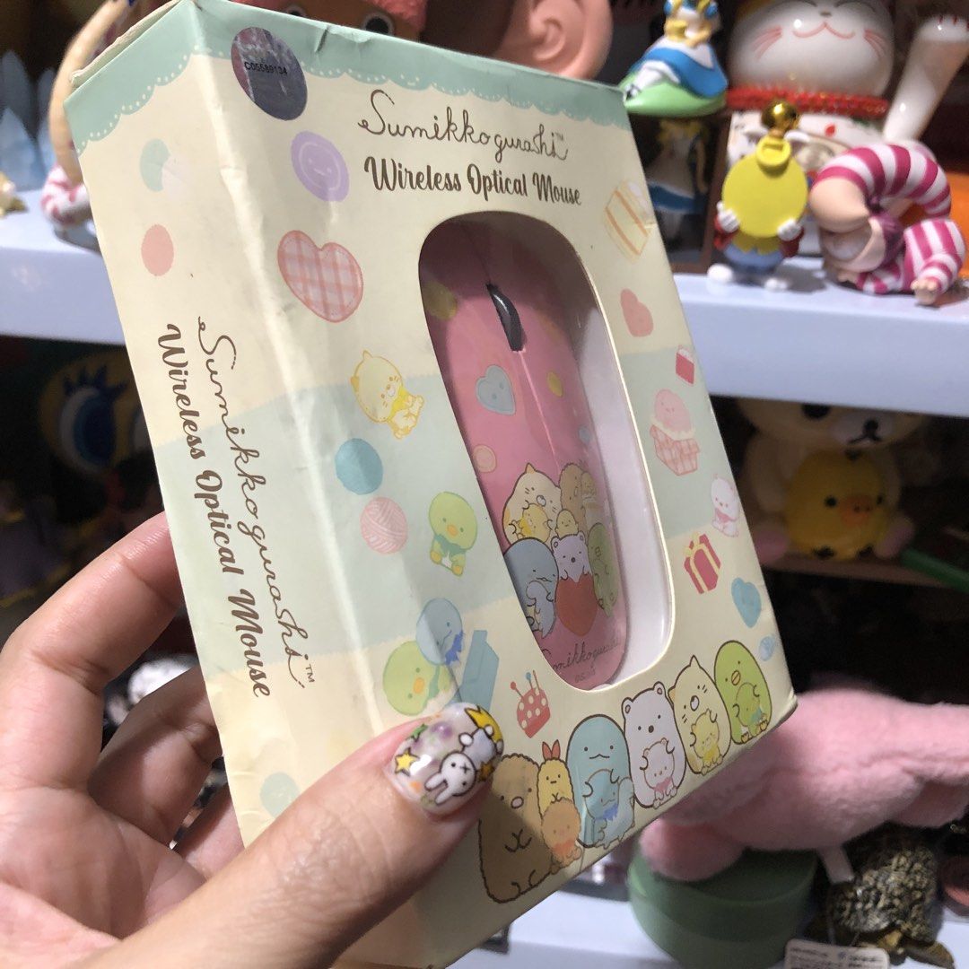 San-X Sumikko Gurashi Wireless Optical Mouse (Category: Mouse & Mousepads) located in Quezon City. Submitted by kitsune.treasures (Listing ID 1464485579, Image 2). Description: Brand new but box is not in perfect condition. *First to pay policy! *1 day reservation only. Failure to pay on time, auto cancel. 📍Quezon City * MOD: J&T | Lalamove * MOP: GCASH | BPI 📦ON HAND AND READY TO SHIP! CONDITION: WHAT YOU SEE IS WHAT YOU GET. Dimensions: Kindl