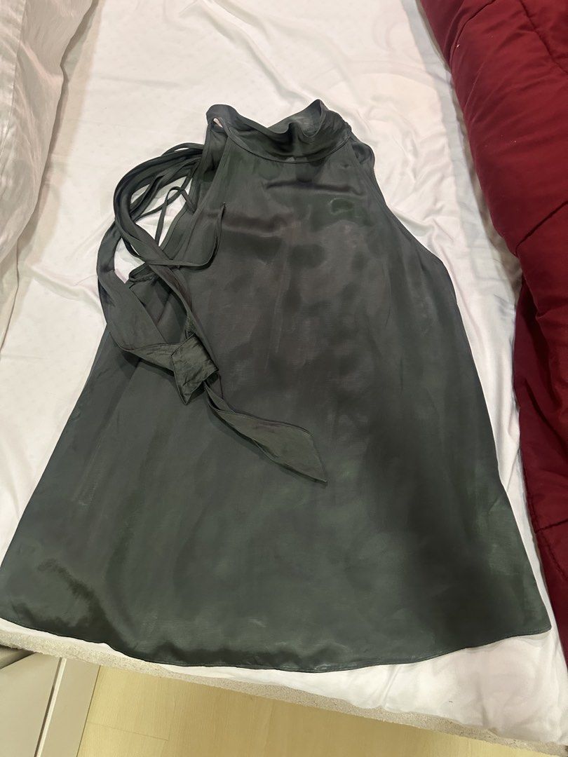 Satin Halter Top (Category: Sleeveless) located in Quezon City. Submitted by aurora.borealis.11 (Listing ID 1461834043, Image 2). Description: Used once. No issues. .