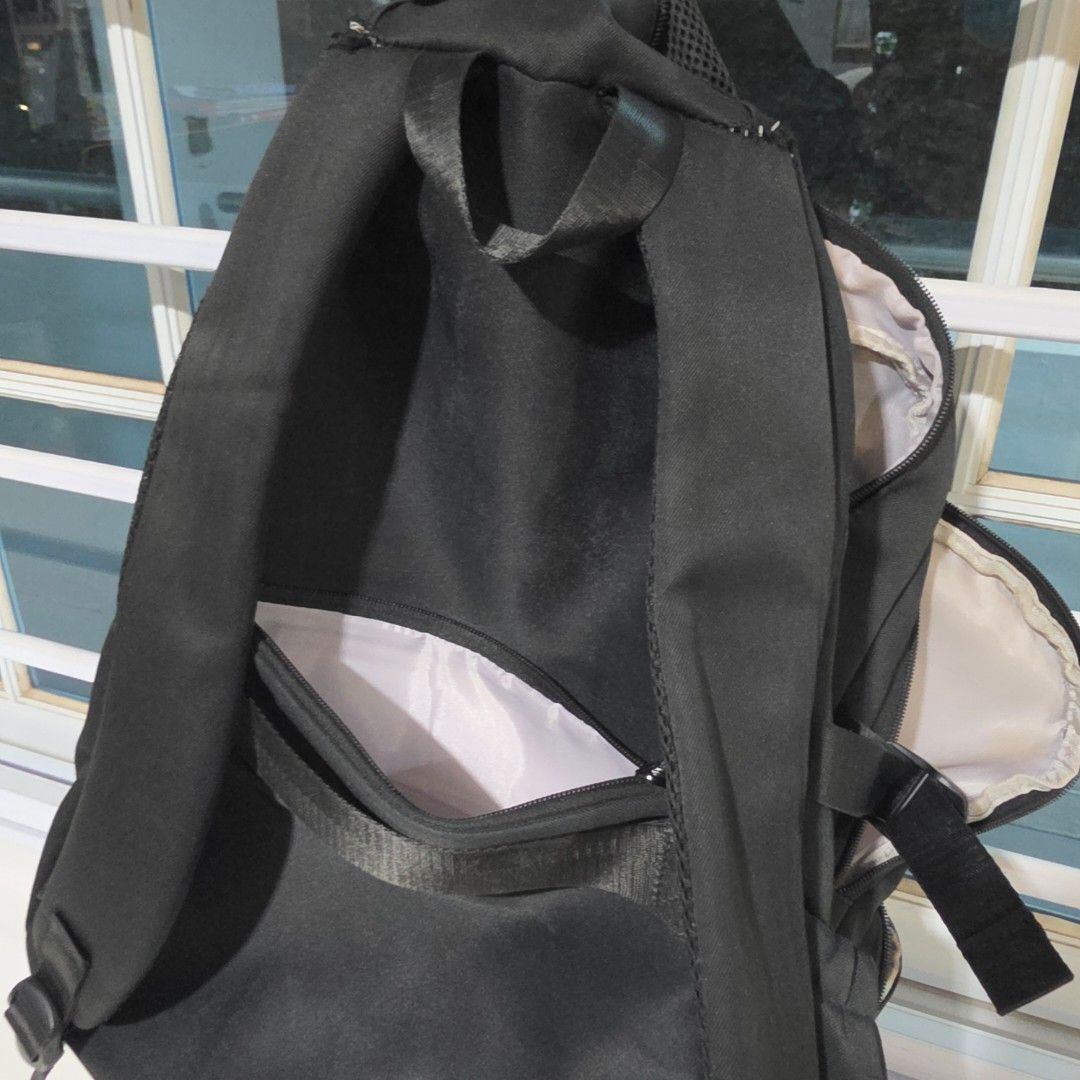 School Backpack (Category: Backpacks) located in Singapore. Submitted by niner2niner (Listing ID 1464433394, Image 3). Description: - Black backpack with many compartment - used but still in good working condition - Main zip closure - Front zip pocket - Smaller front pocket with button closure - Adjustable straps - Minor fraying on one strap attachment (refer to last photo for details).