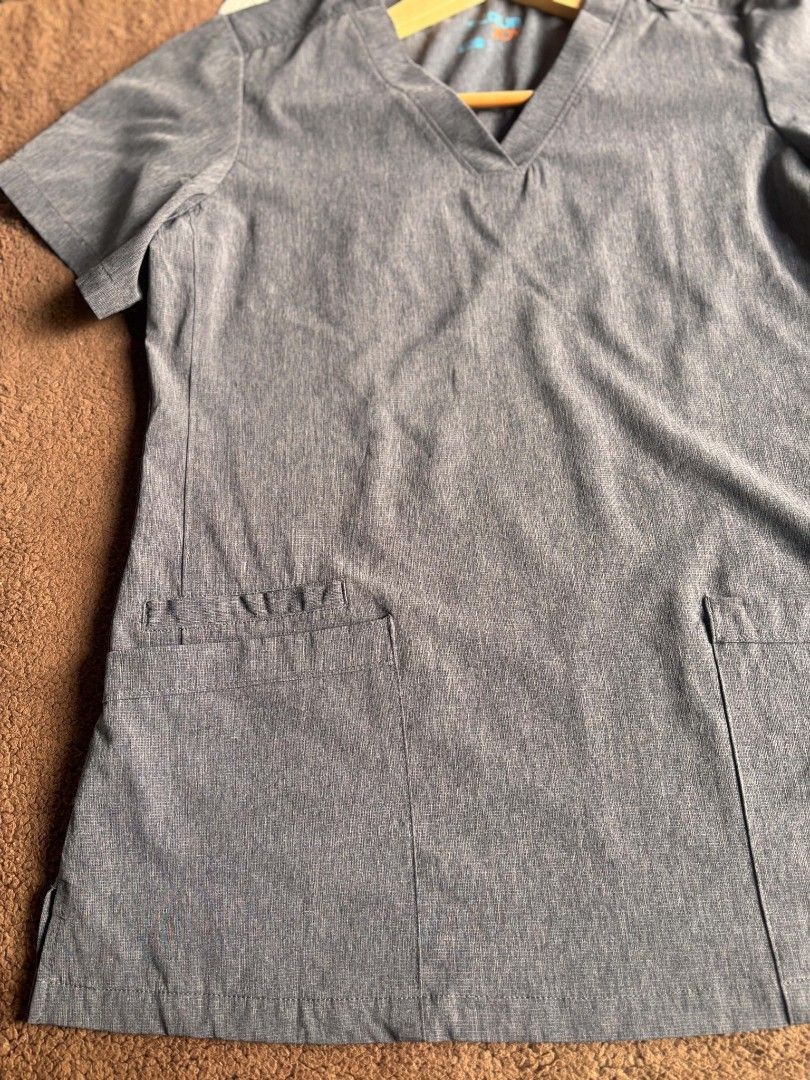 Scrub Joy Scrub Top Graphite Gray Small-Medium (Category: Activewear) located in Quezon City. Submitted by theentreprenurse (Listing ID 1464439770, Image 3). Description: 𝘼𝙐𝙏𝙊 𝙋𝘼𝙎𝙎 𝙏𝙊 𝙇𝙊𝙒 𝘽𝘼𝙇𝙇𝙀𝙍𝙎 📣 ʙʀᴀɴᴅ: Scrub Joy ꜱɪᴢᴇ: Small-Med Dimes: 28" X 42" ᴍᴏᴘ: ɢᴄᴀꜱʜ *ang ganda ng tela po. Stretchy sya. ꜱʜɪᴘᴘɪɴɢ 🛒 (NO RUSH. I'm a working momma :) ) ▪︎ꜰʟᴀꜱʜ ᴇxᴘʀᴇꜱꜱ | J&T ▪︎ʟᴀʟᴀᴍᴏᴠᴇ|ɢʀᴀʙ ~ 𝚃𝚑𝚎𝚜𝚎 𝚌𝚕𝚘𝚝𝚑𝚎𝚜 𝚊𝚛𝚎 𝚊𝚕𝚛𝚎𝚊𝚍�