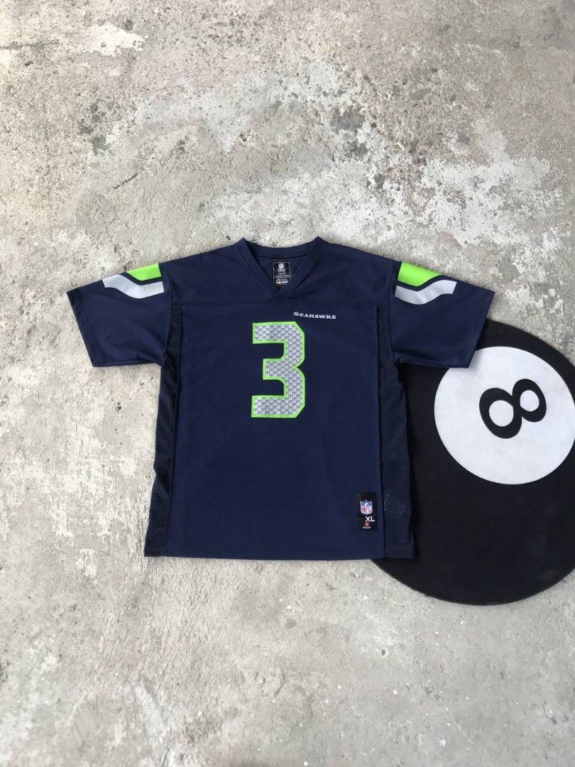 Seattle Seahawks NFL Jersey (Category: Activewear) located in Bayambang. Submitted by marvinarenasph (Listing ID 1464374696, Image 1). Description: Seattle Seahawks NFL Jersey US YouthSize But Fitt to Large to PH SIZE Flat Dimes: 21x27 Model: 58kg/173cm Hieght Size Large Good Condition Price: 550 📍Location Bautista Pangasinan.