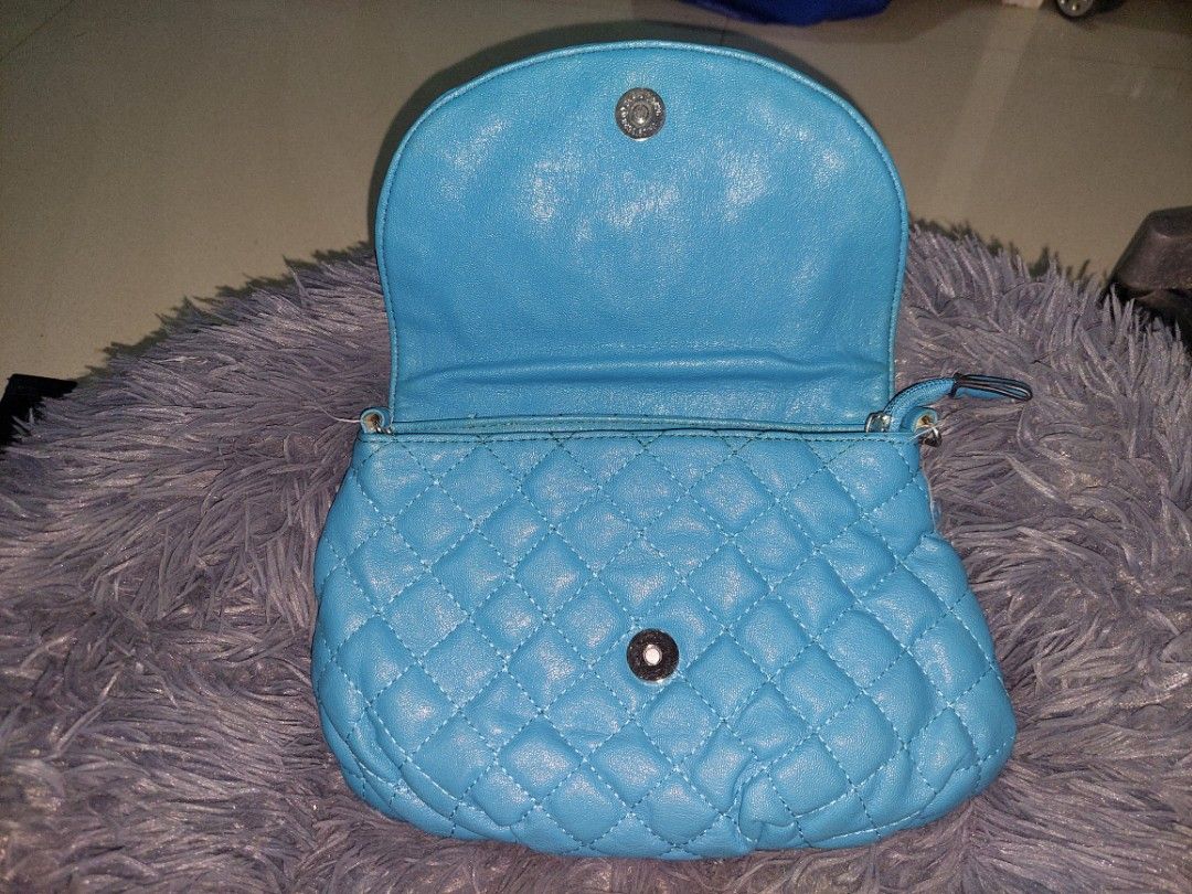 Secosana bag (Category: Purses & Pouches) located in Manila. Submitted by okeanos (Listing ID 1464365390, Image 2). Description: Selling just to declutter You can also make a offer.