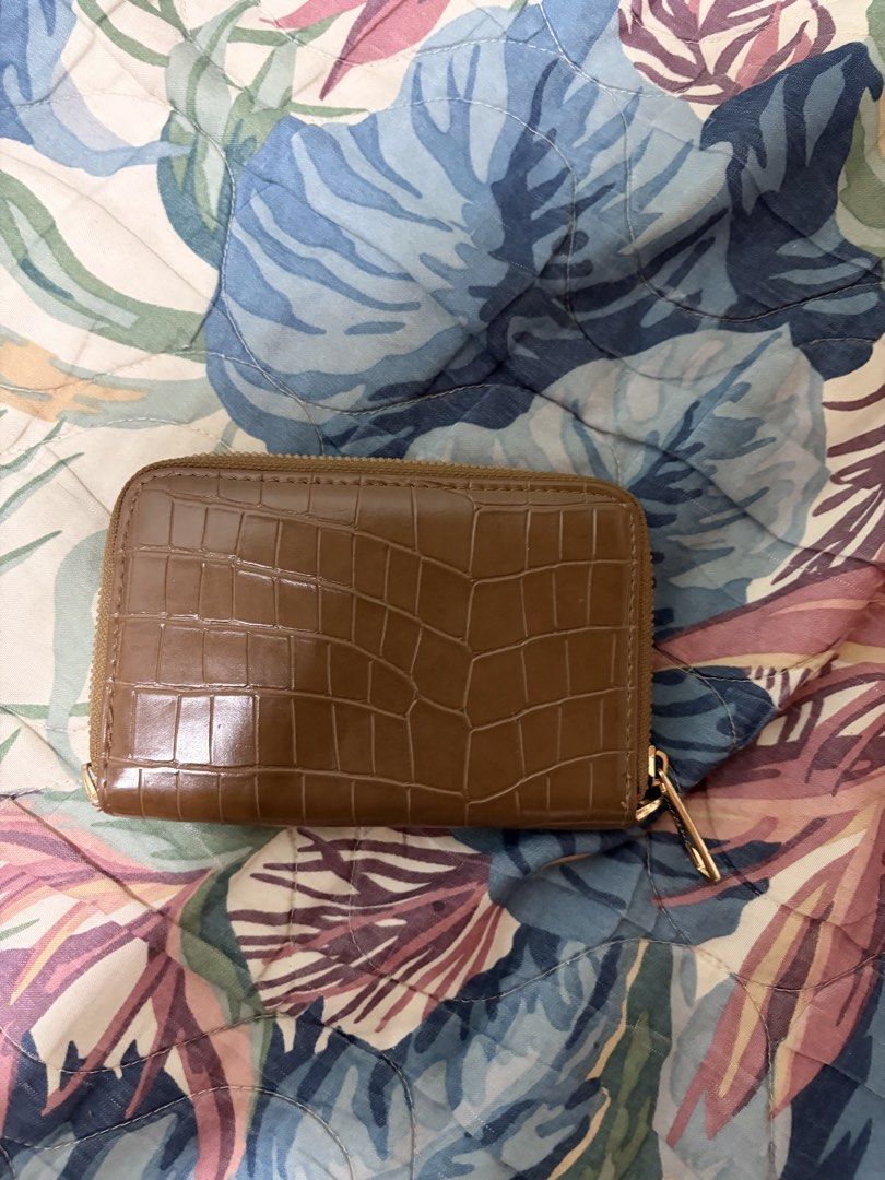 Secosana Wallet (Category: Wallets & Card holders) located in Cainta. Submitted by crissajhasmine (Listing ID 1464548612, Image 2). Description: .
