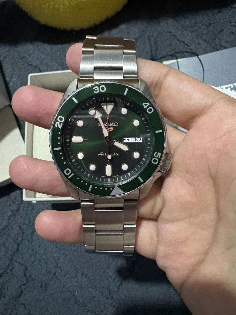 Seiko 5 Sport Green (Hulk) (Category: Luxury Watches) located in Caloocan City. Submitted by monetskie07 (Listing ID 1464443734, Image 3). Description: I'm selling my Seiko 5 Sports Green Automatic Watch With scratches (pwede naman ipa-buff para mawala) No other issue Complete with box Selling this for 14k, nego Location: Marikina.