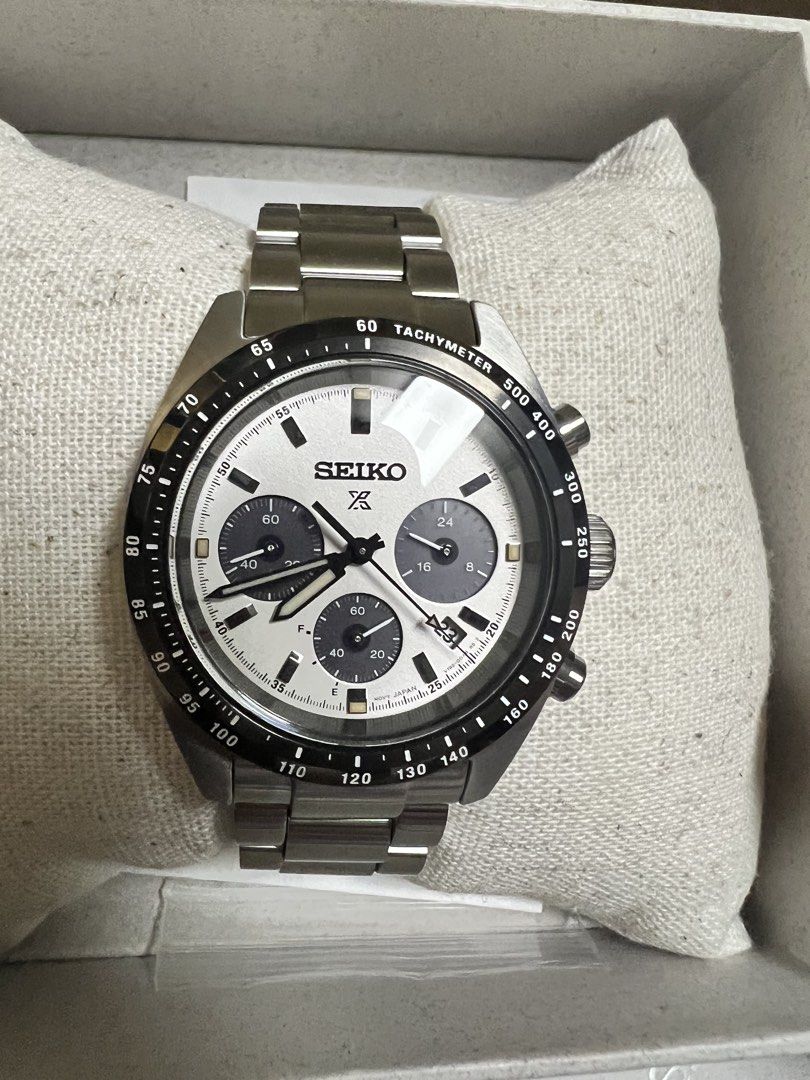 Seiko Chronograph Tachymeter Watch (Category: Men's Watches) located in Manila. Submitted by piedraverd50550 (Listing ID 1464511167, Image 2). Description: Seiko panda v3 brandnew sinukat lang Rfs: Change plan Nabili ko sa japan mismo with reciept box etc complete. Nasa pic na yung warranty card Available 1st week ng oct uwi ko nang pinas. Meet up only around cavite or salubungin ako sa airport or pag nag report ako sa opis sa manila .